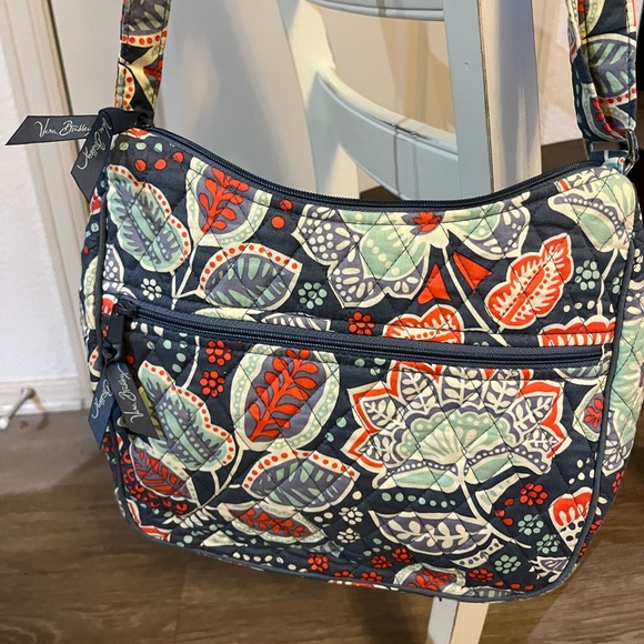 Vera Bradley On the Go Nomadic Floral - Picture 2 of 7